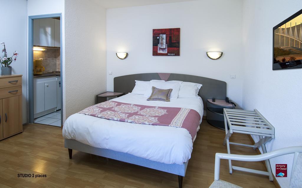 Hotel Armony Laissac Экстерьер фото